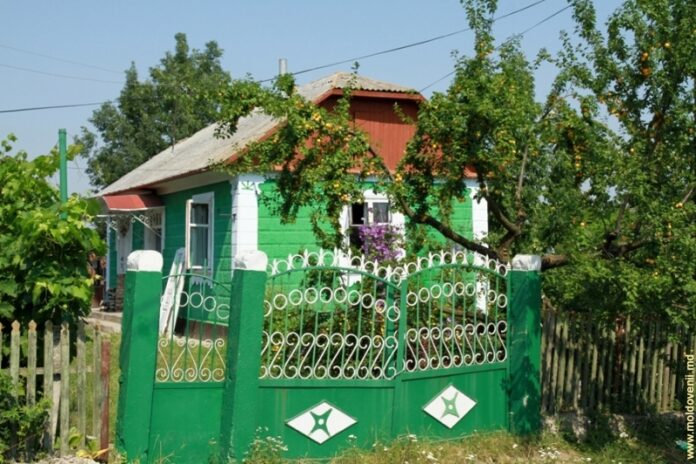 PE CUMPĂNĂ, LA FÂNTÂNĂ…