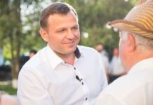 Publicitate politică ANDREI NĂSTASE: “MOLDOVA ÎN PRIMUL RÂND”