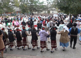 Muzica și dansul au poposit în cel mai mare sat din sudul țării