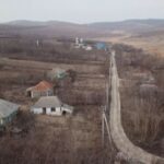 Ne întoarcem cu fața spre sat?