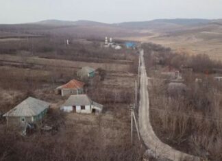 Ne întoarcem cu fața spre sat?